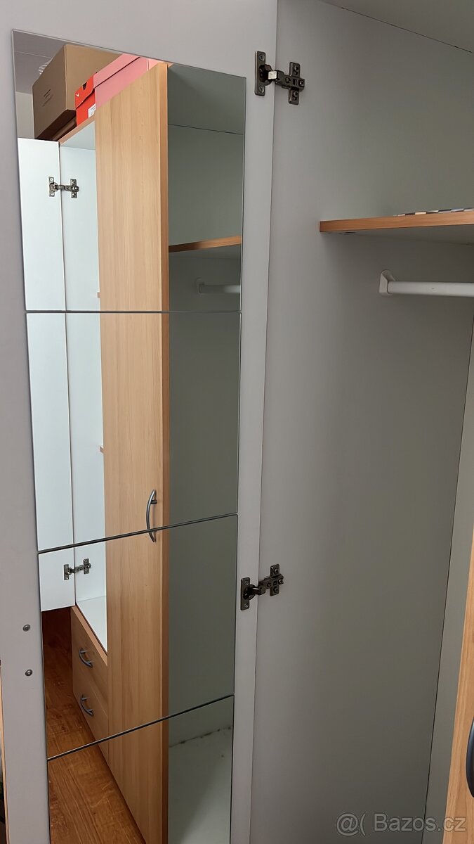 Šatní skříň - 3