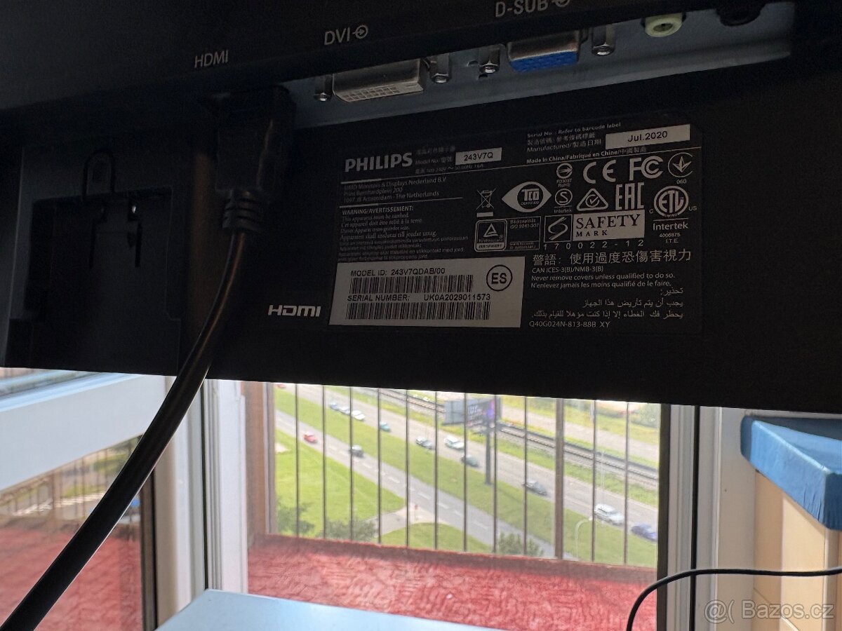 Monitor (Philips 24 palců) + držák na stůl - 3