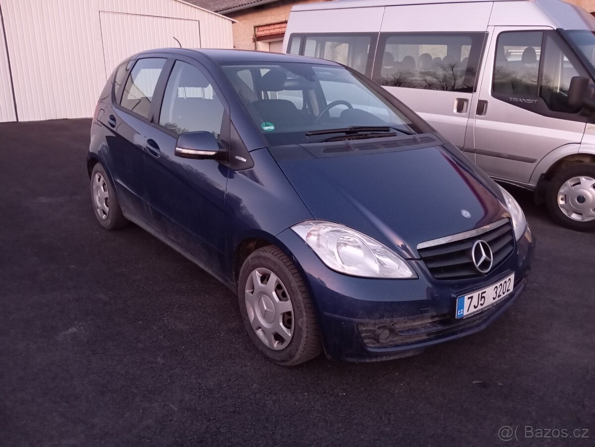 Mercedes Benz A 1,5 benzín , vyhřívaná sedadla - 3