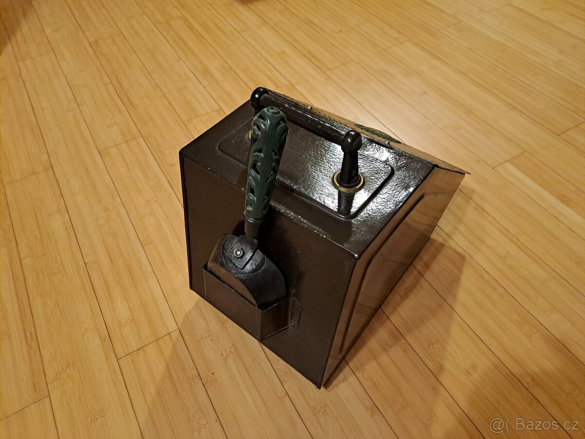 Starý uhlák s lopatkou - 3