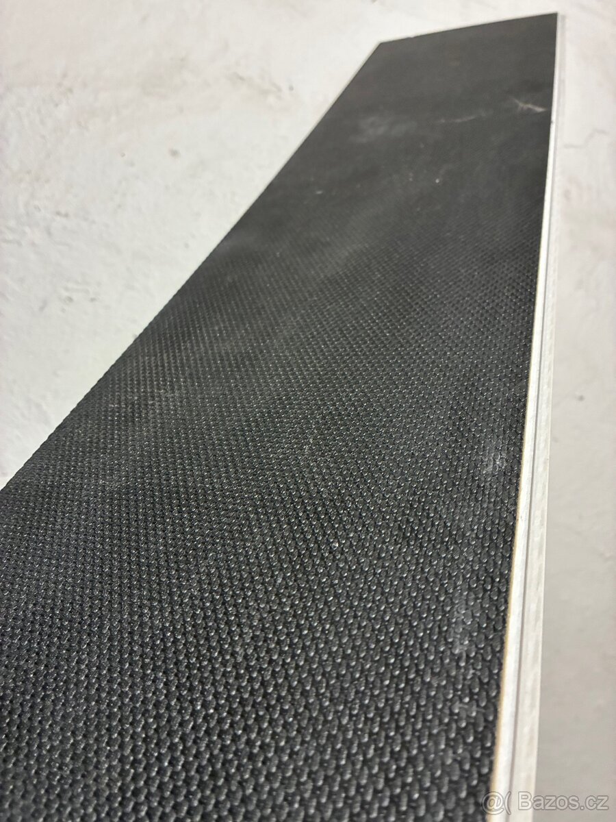 Rok použitá Vinylová podlaha. - 3