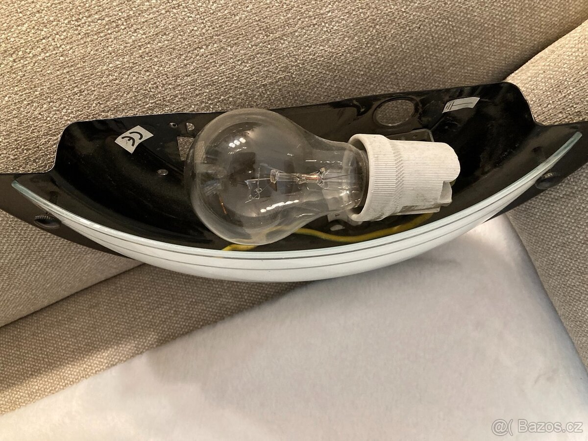 Půlkulaté nástěnné svítidlo - 3