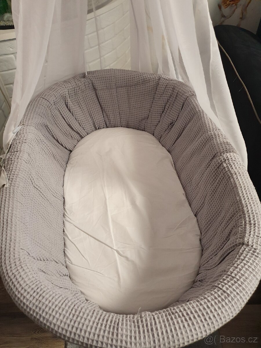 Postýlka s nebesy - 3