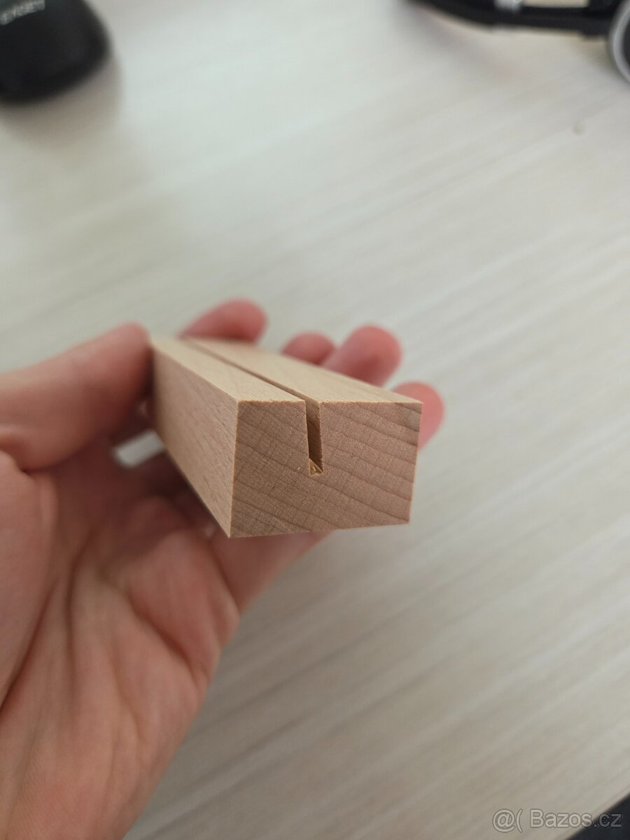 Dřevěný stojánek - 3