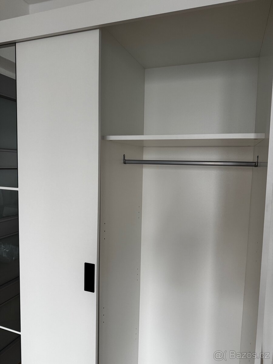 Šatní skříň bílá 120x201cm - 3