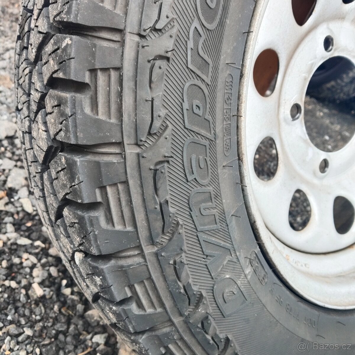 205/70r15 kola Suzuki jimny - 3