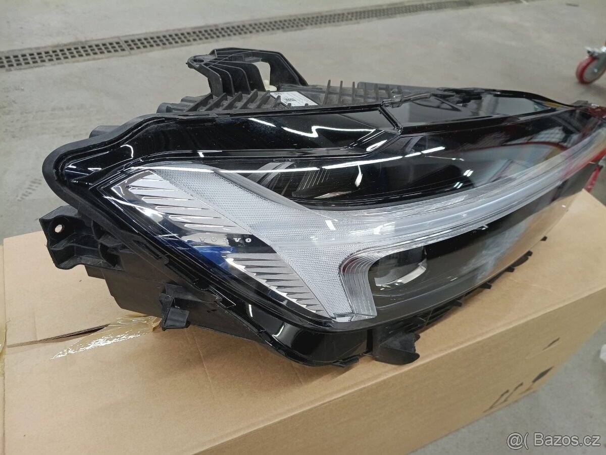 Volvo xc60 II facelift 21 light right full led mid - 3