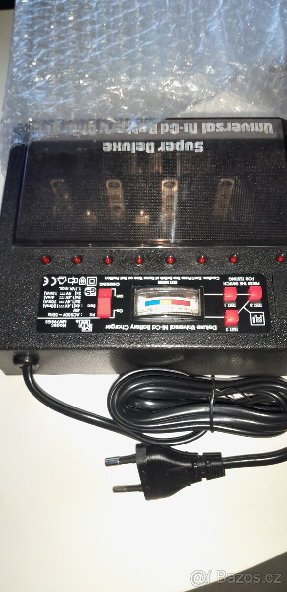 Univerzální nabíječka baterek - 3