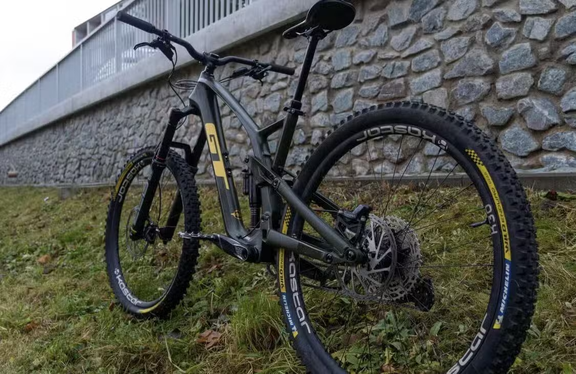 GT Force CarbonPRO - 3