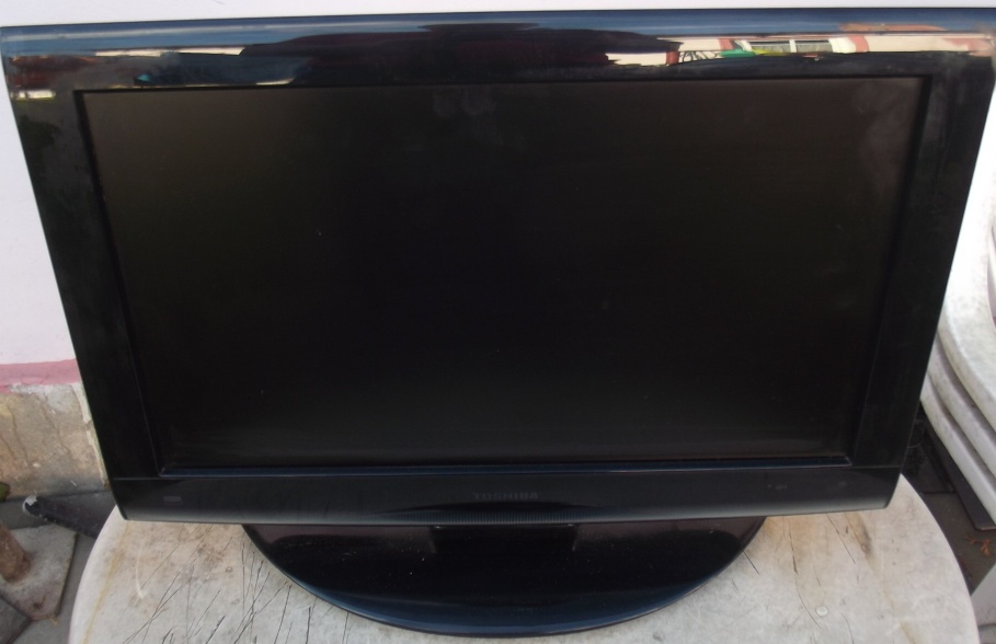 Malá Toschiba LCD s dvd - 3