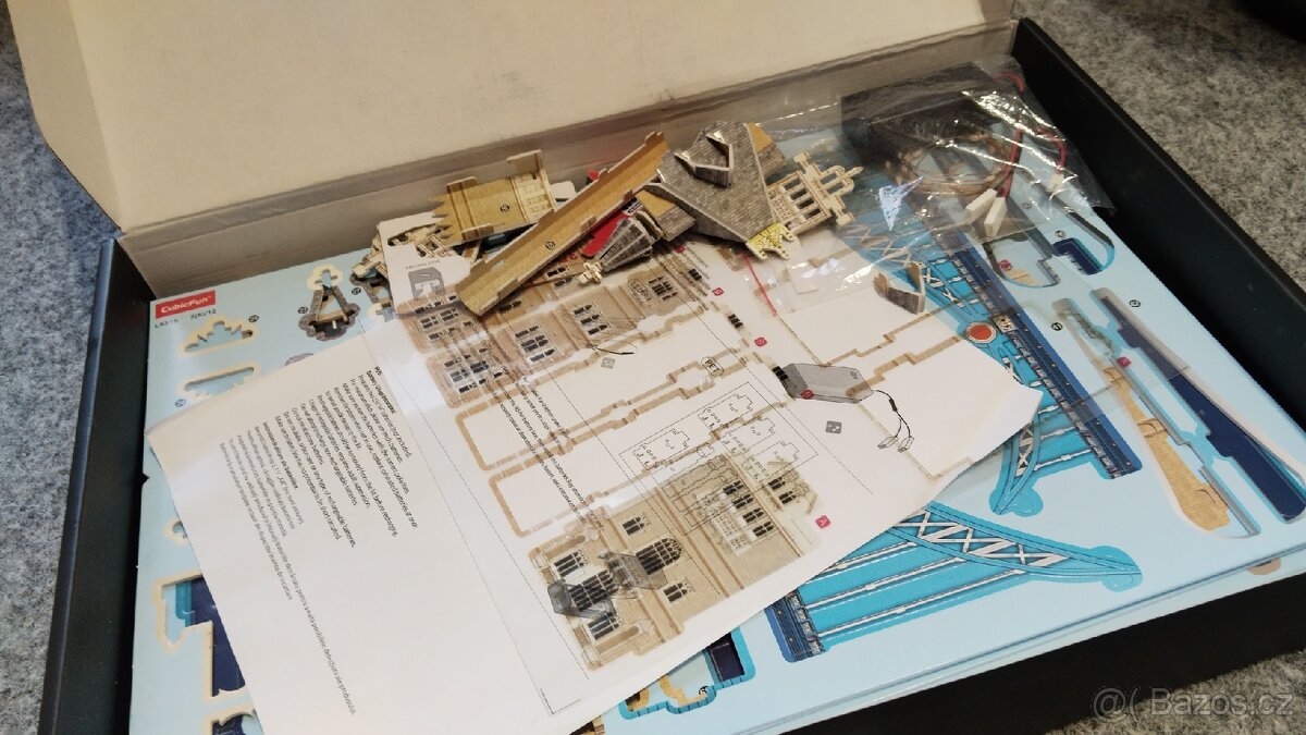 Svítící 3d puzzle Tower bridge 222ks od 10 let - 3