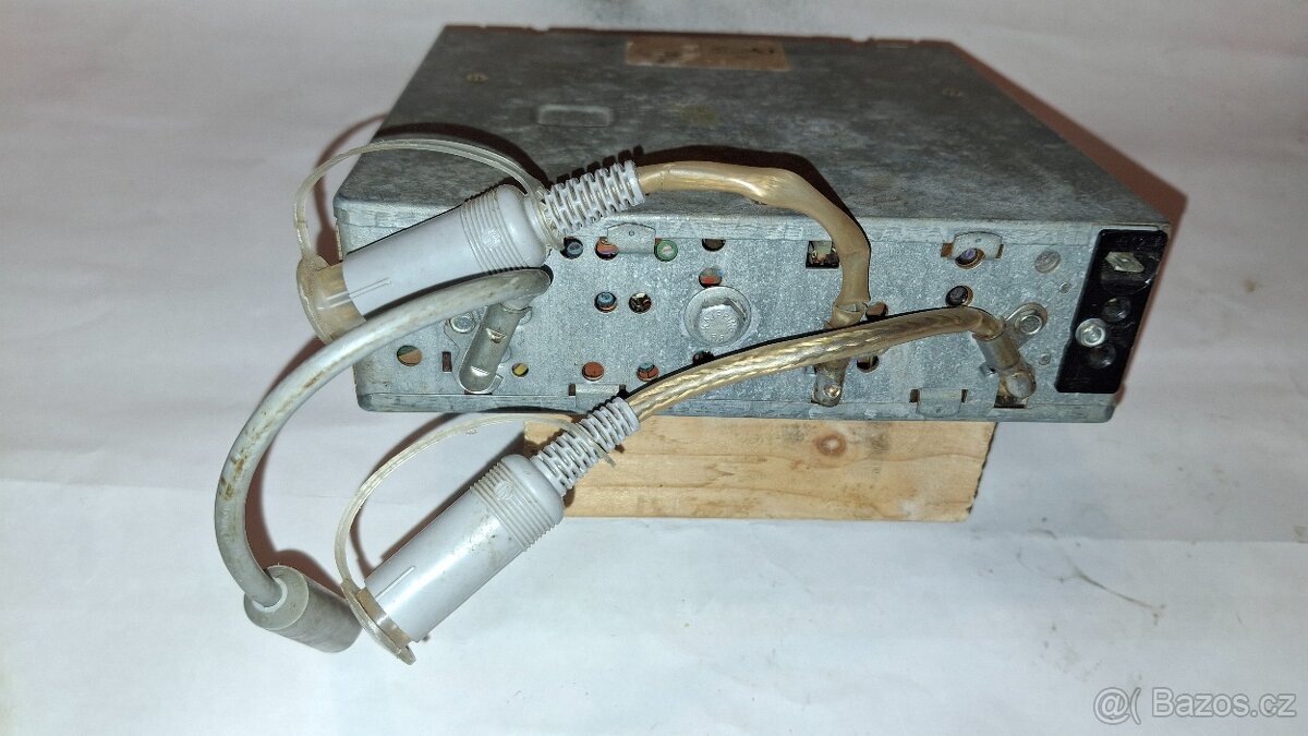 Autorádio s kazeťákem Blaupunkt Lübeck CR - 3