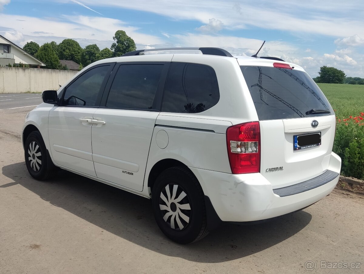 Kia Carnival FACELIFT 2.2 CRDI 110 KW 7 míst - 3