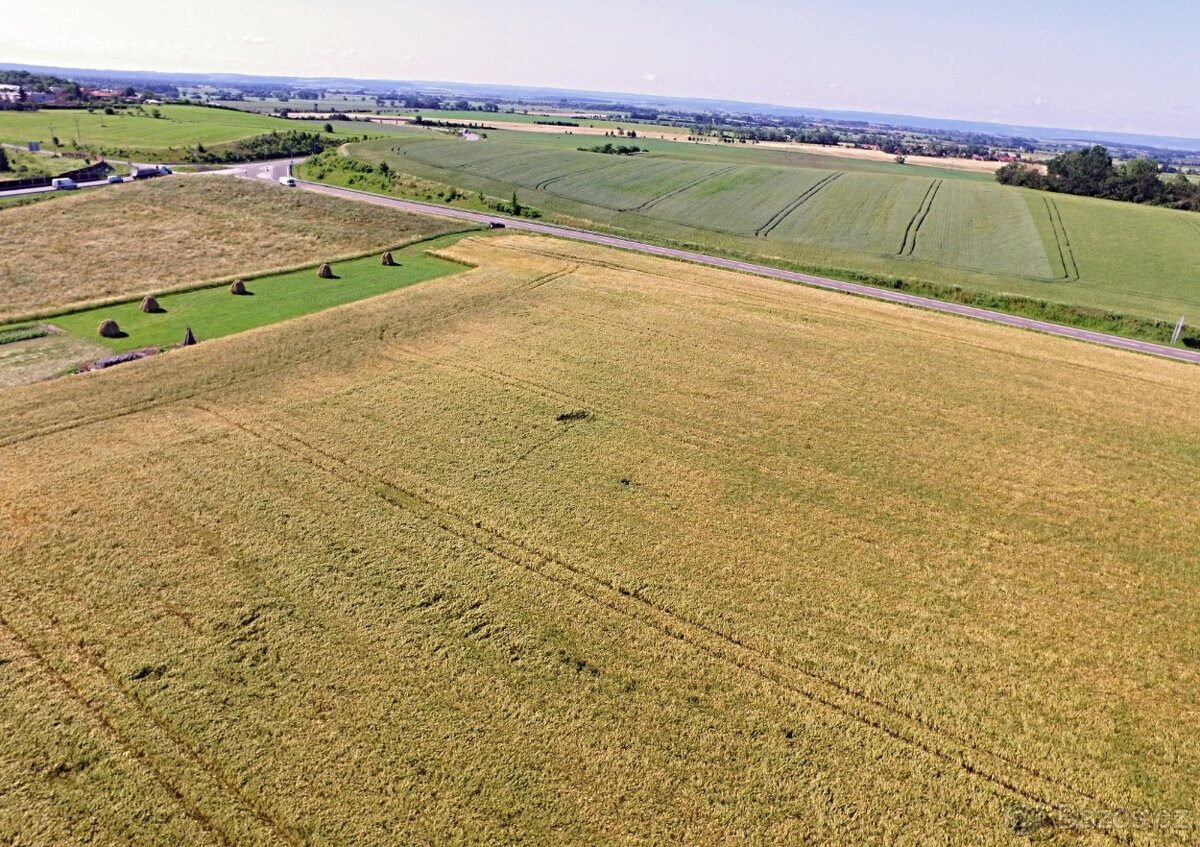 Prodej komerční pozemek v Holicích - 3