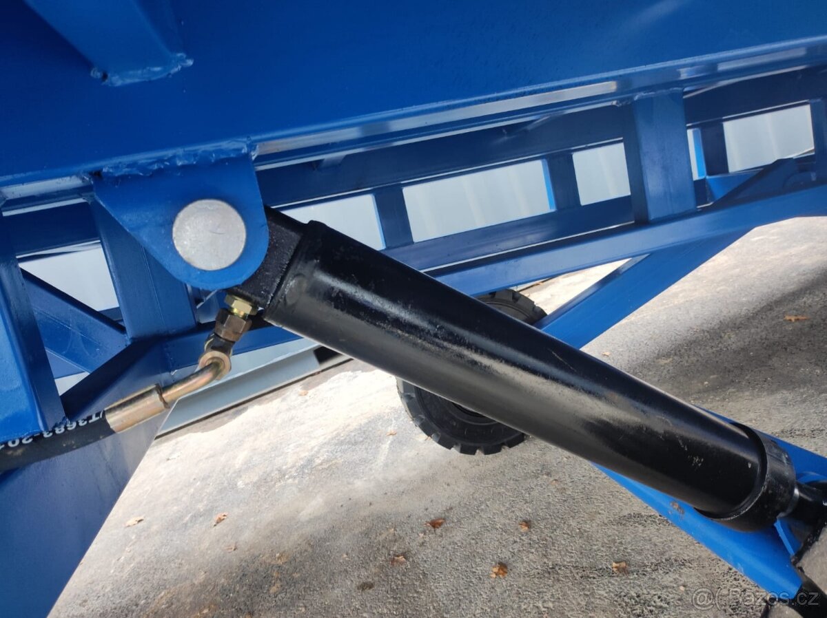 Prodám mobilní nakládací rampu - Model DCQY-10-1.8 - 3