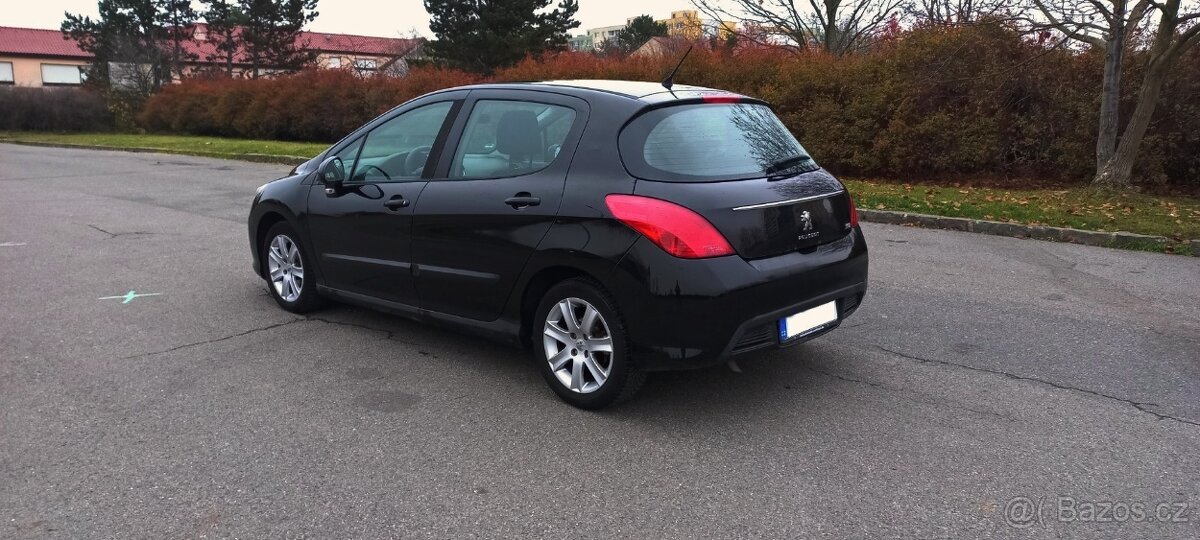 Peugeot 308 1.4VTi 72kW r.2012 STK 8/2026 - 3