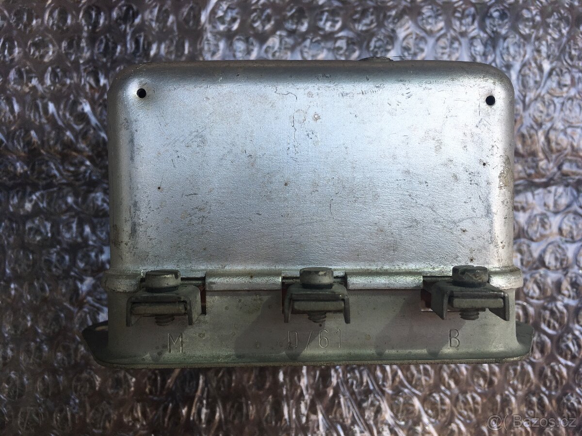 Škoda 1000 MB regulátor dynama - 3