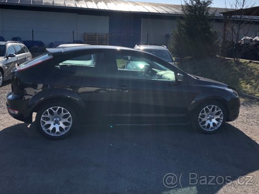 Ford Focus 1,6i 16V SPORT - 3