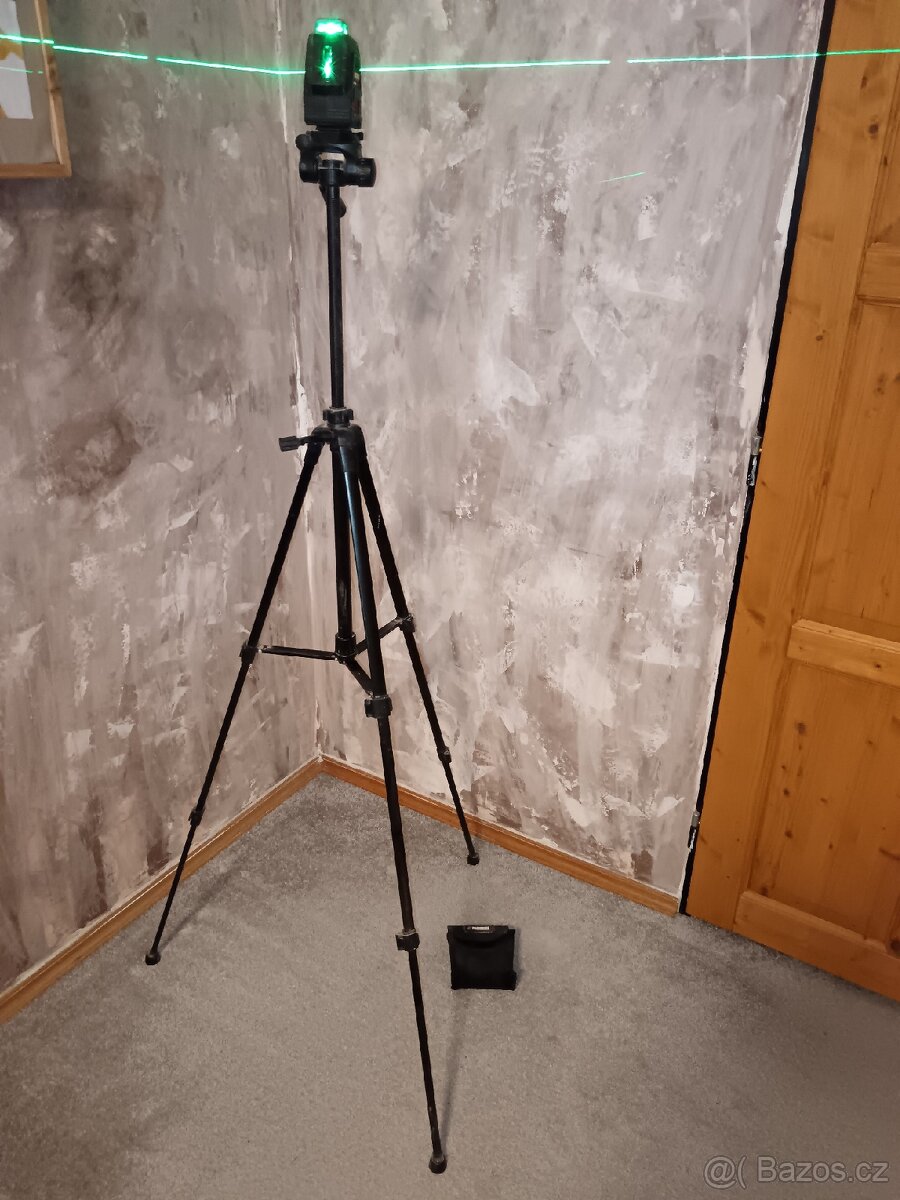 Samonivelační laser se stativem - 3