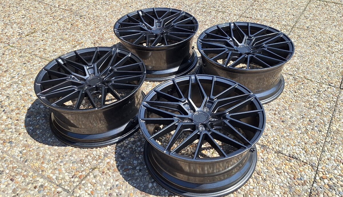 18" JapanRacing JR38 8x18 - 3