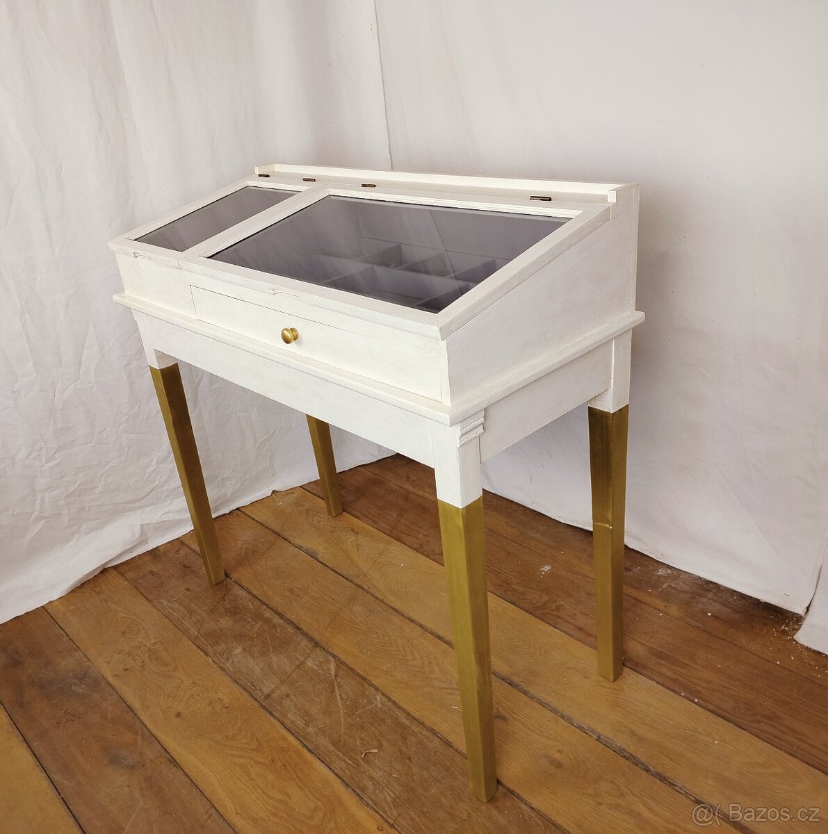 Vitrína - šperkovnice - 3