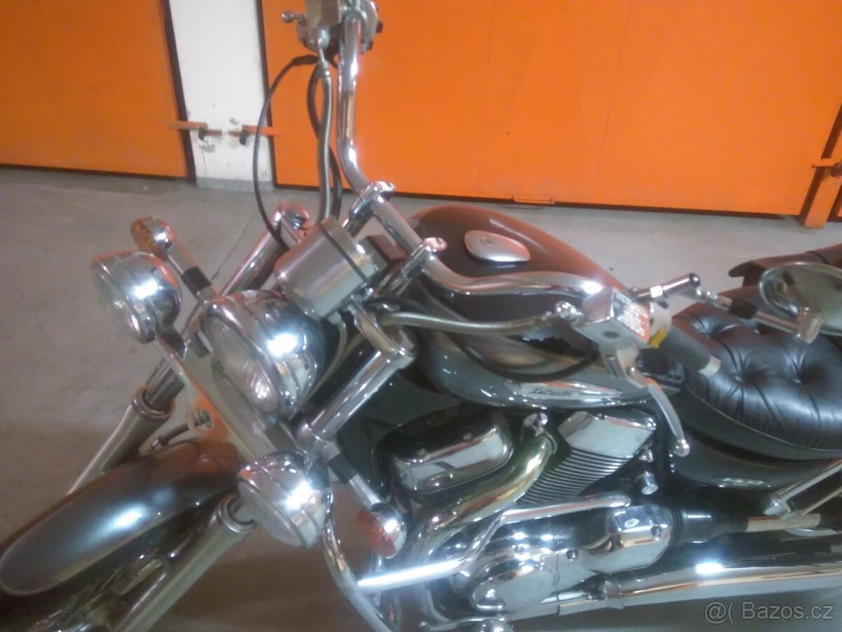 Suzuki Intruder 1400 - 3