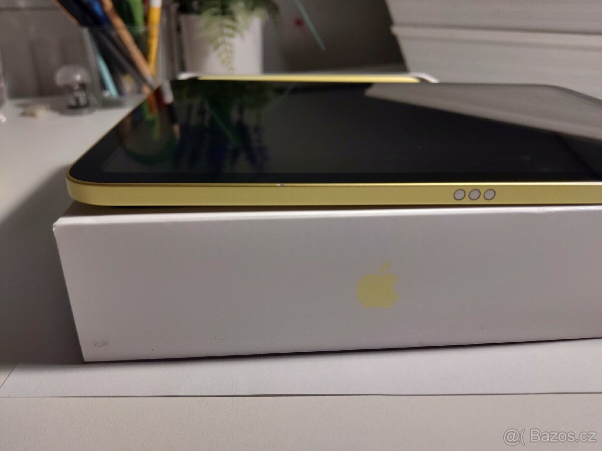 Model: iPad 10. generace (2022) — 64 GB, Wi-Fi
- 3