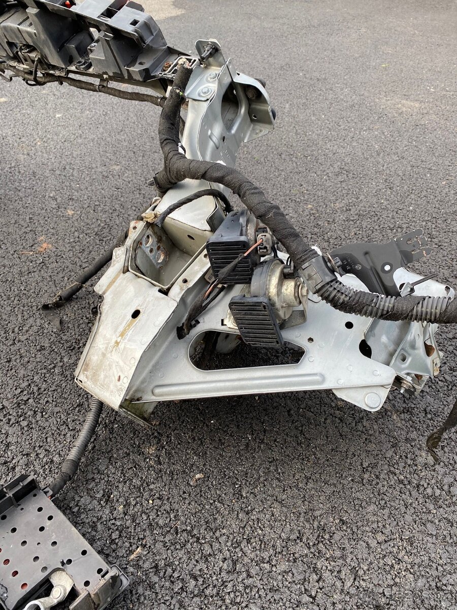 Opel Astra J (2009 - 2015) přední čelo - 3