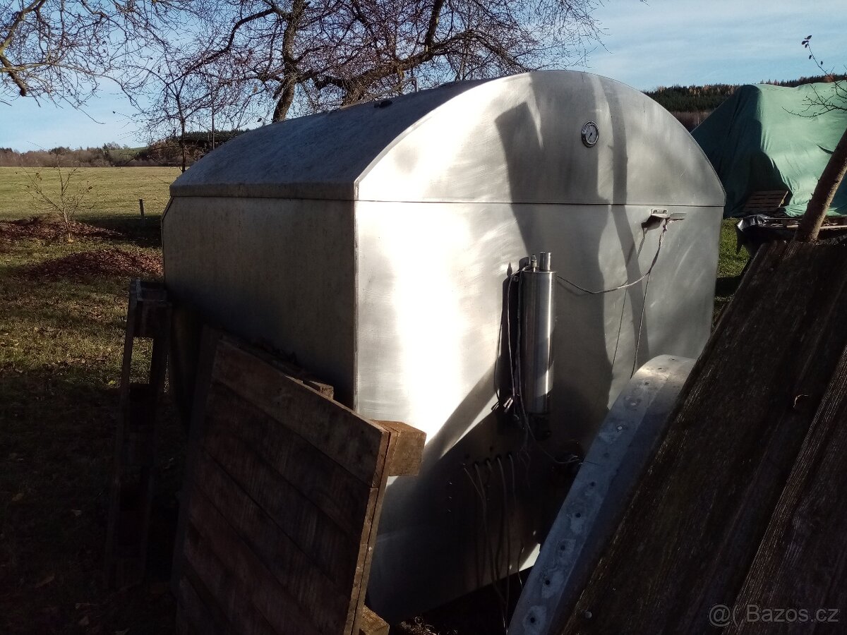 Dvouplášťová nerezová nádrž 2 000 litrů - 3