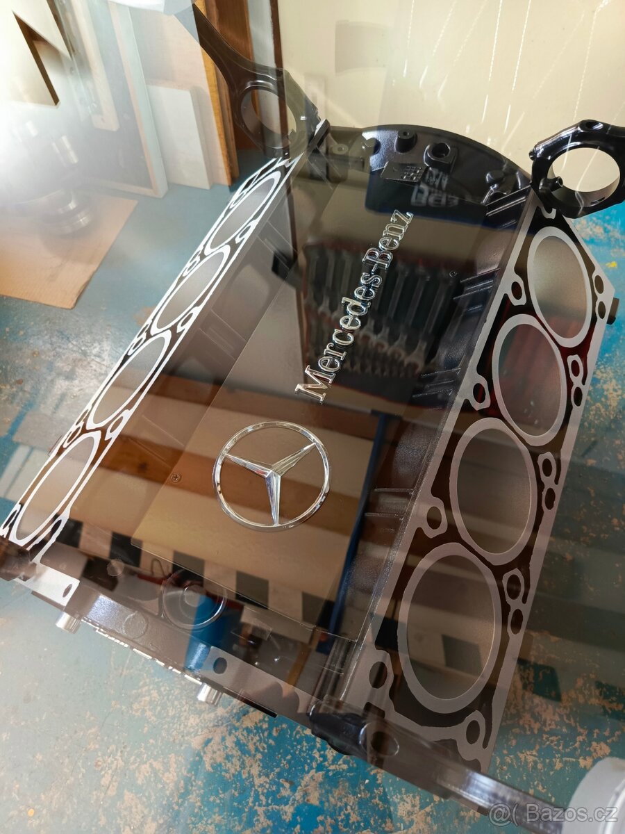 Konferenční stolek z bloku motoru V8 Mercedes Benz. - 3