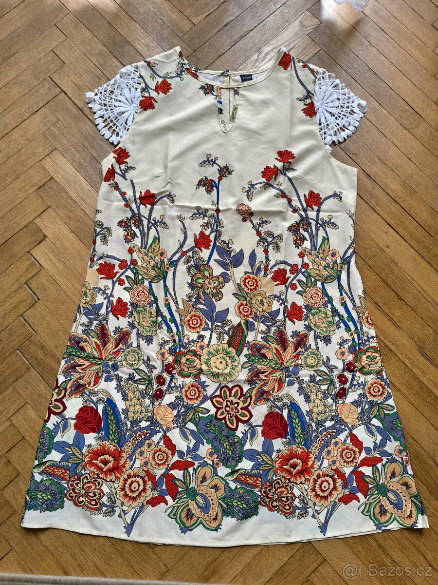 Letní šaty s krajkou - 3