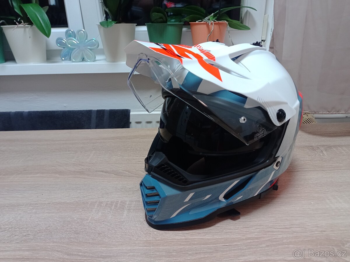 Přilba na motorku