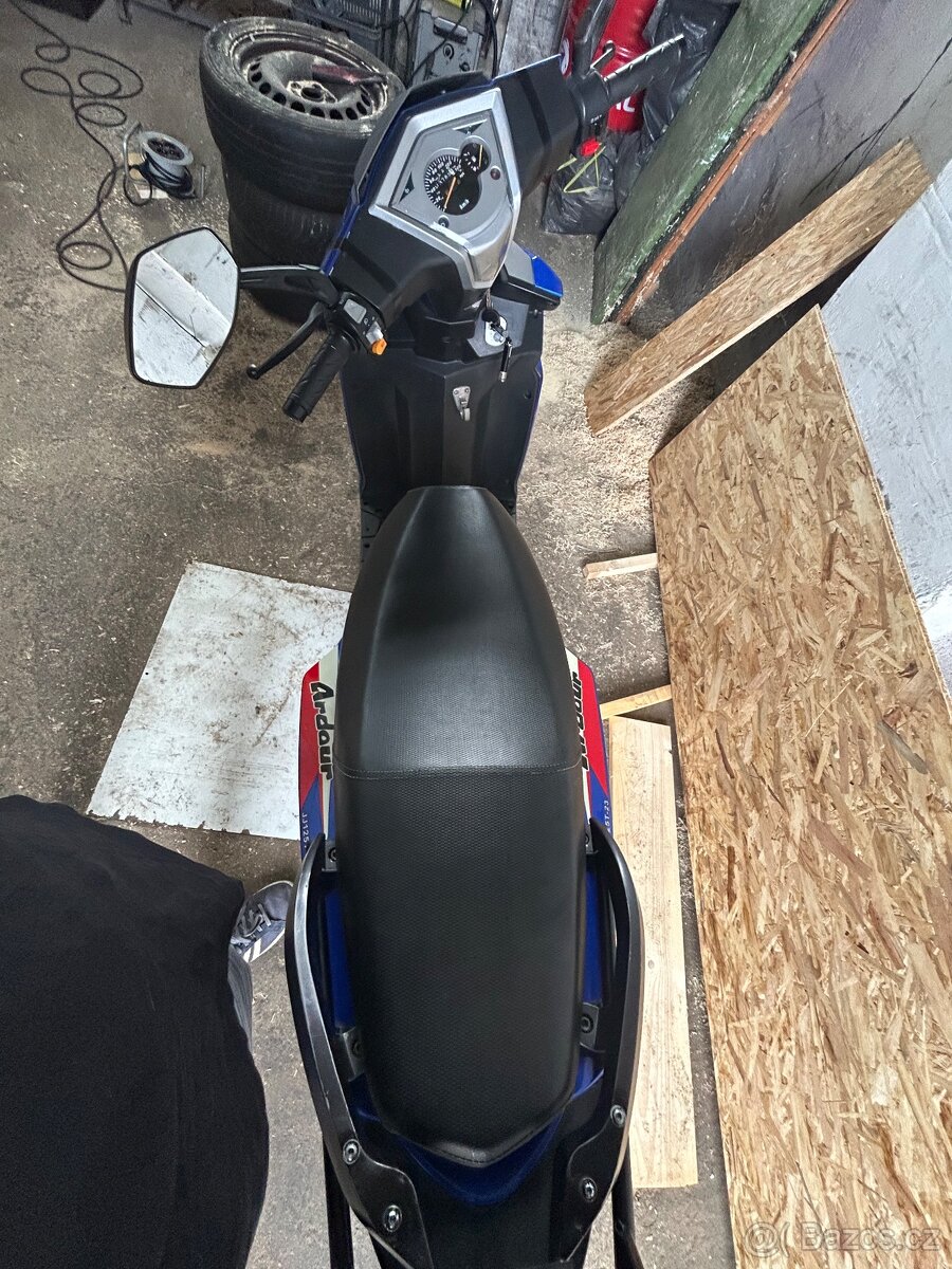 Skůtr Maxon Ardour - 3