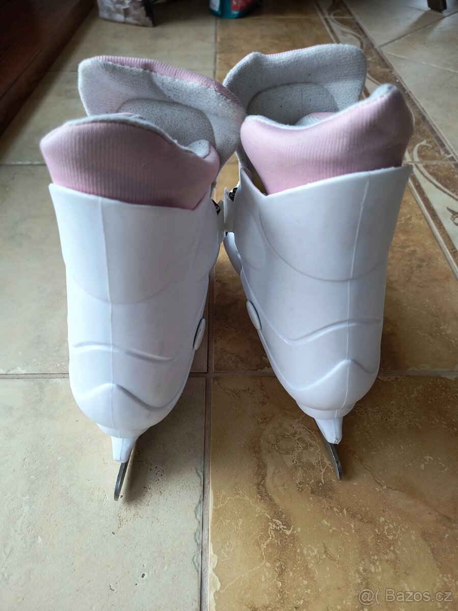 Dívčí brusle vel. 37-40 - 3