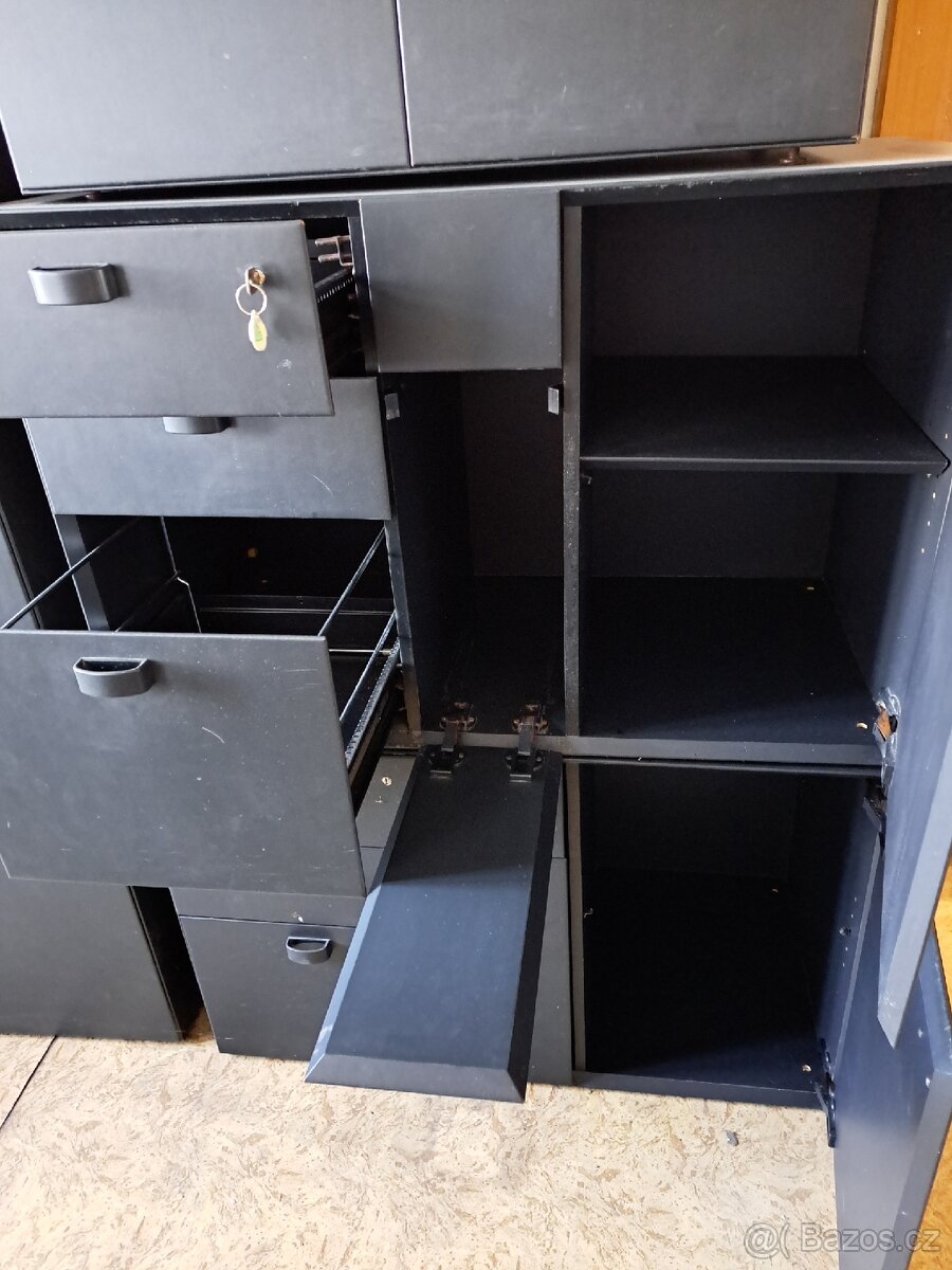 Kancelářské černé skříně - 3