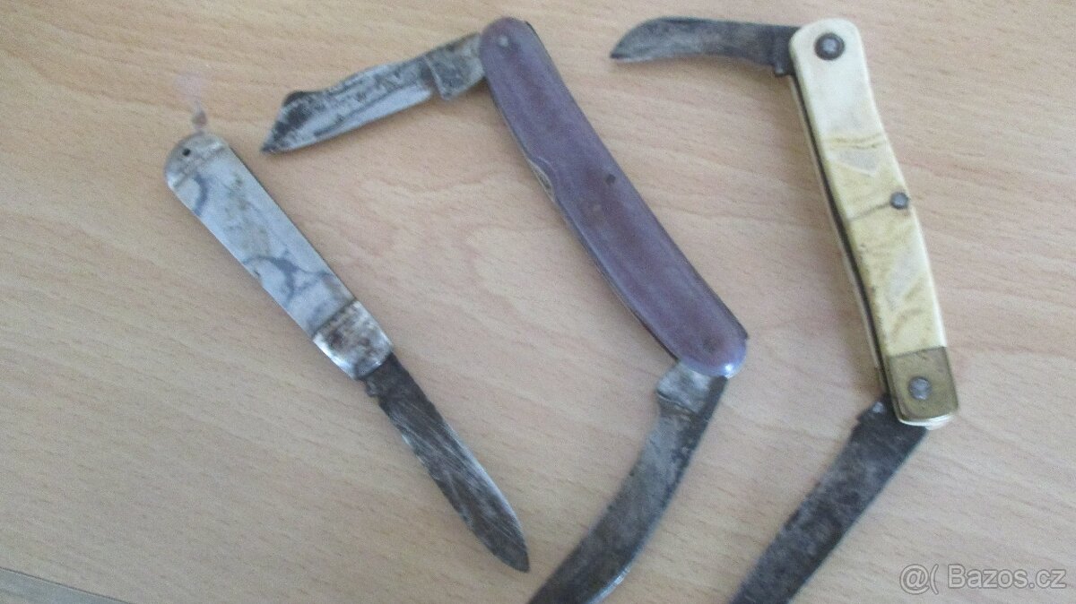 Tři kapesní nože - 3