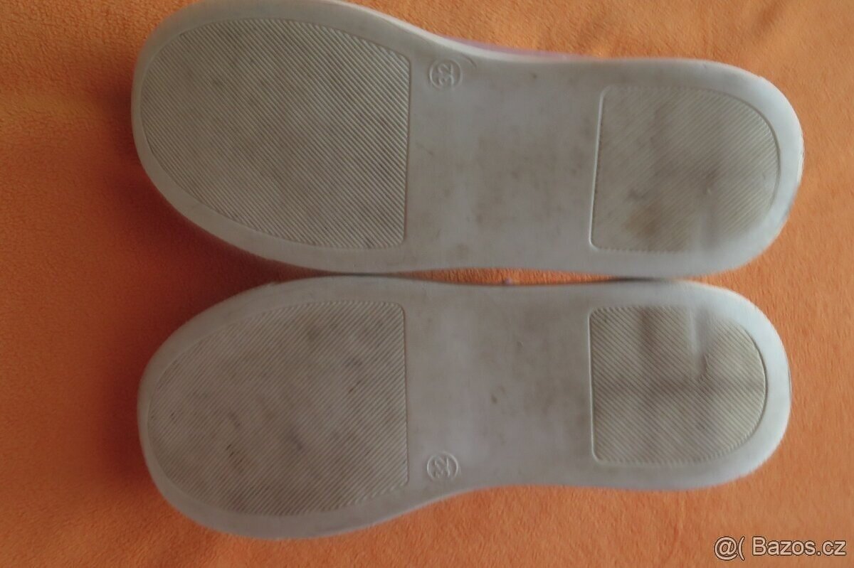 Tenisky, sandály, crosky, boty do vody (vel. 24-32) - 3