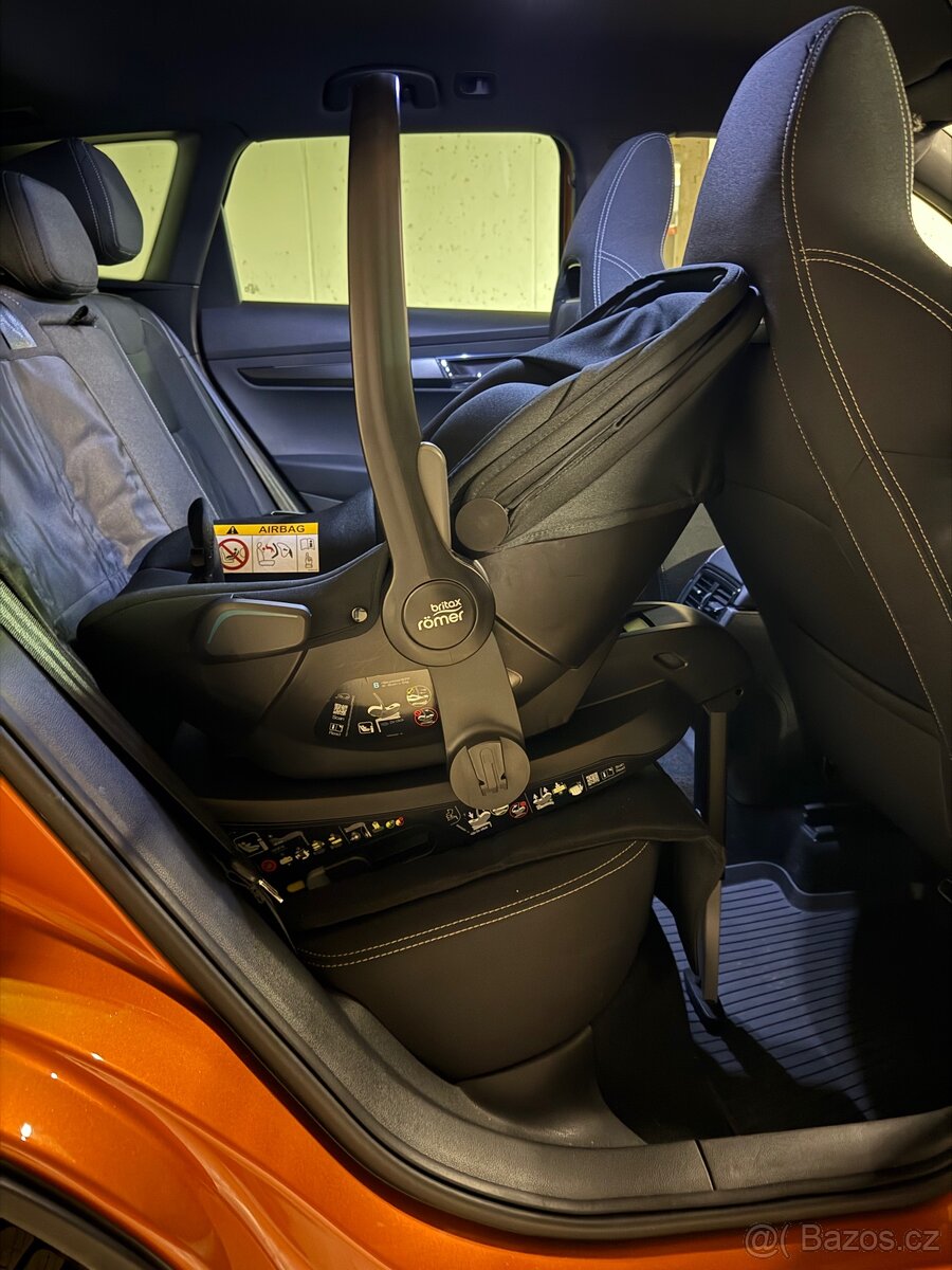Autosedačka Britax Römer Baby-safe Core + base Isofix - 3