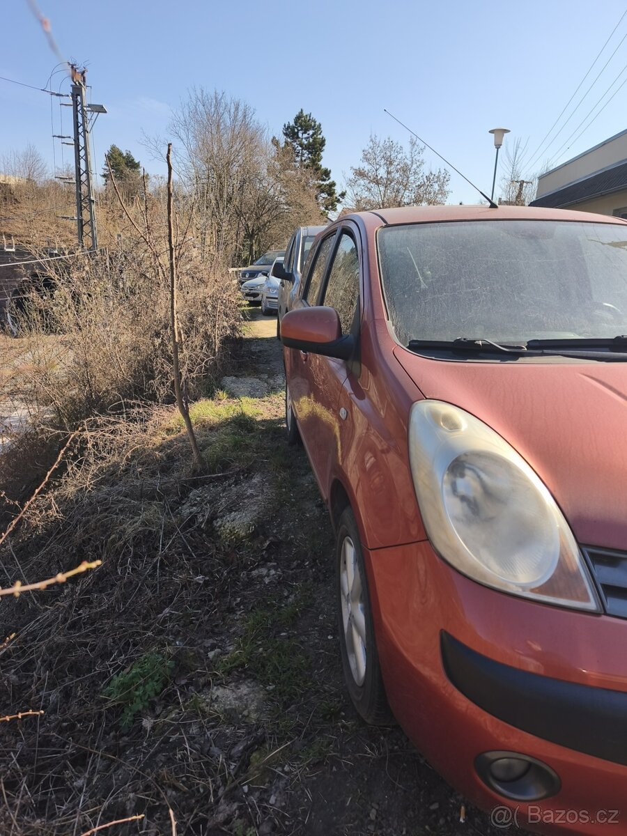 NIssan Note 1.6, benzín, rok 2006 - 3