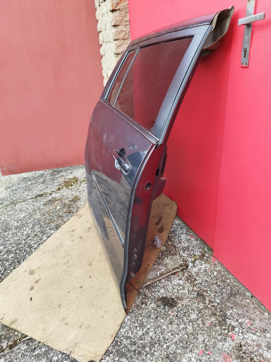Zadní pravé dveře mazda 5 MPV - 3