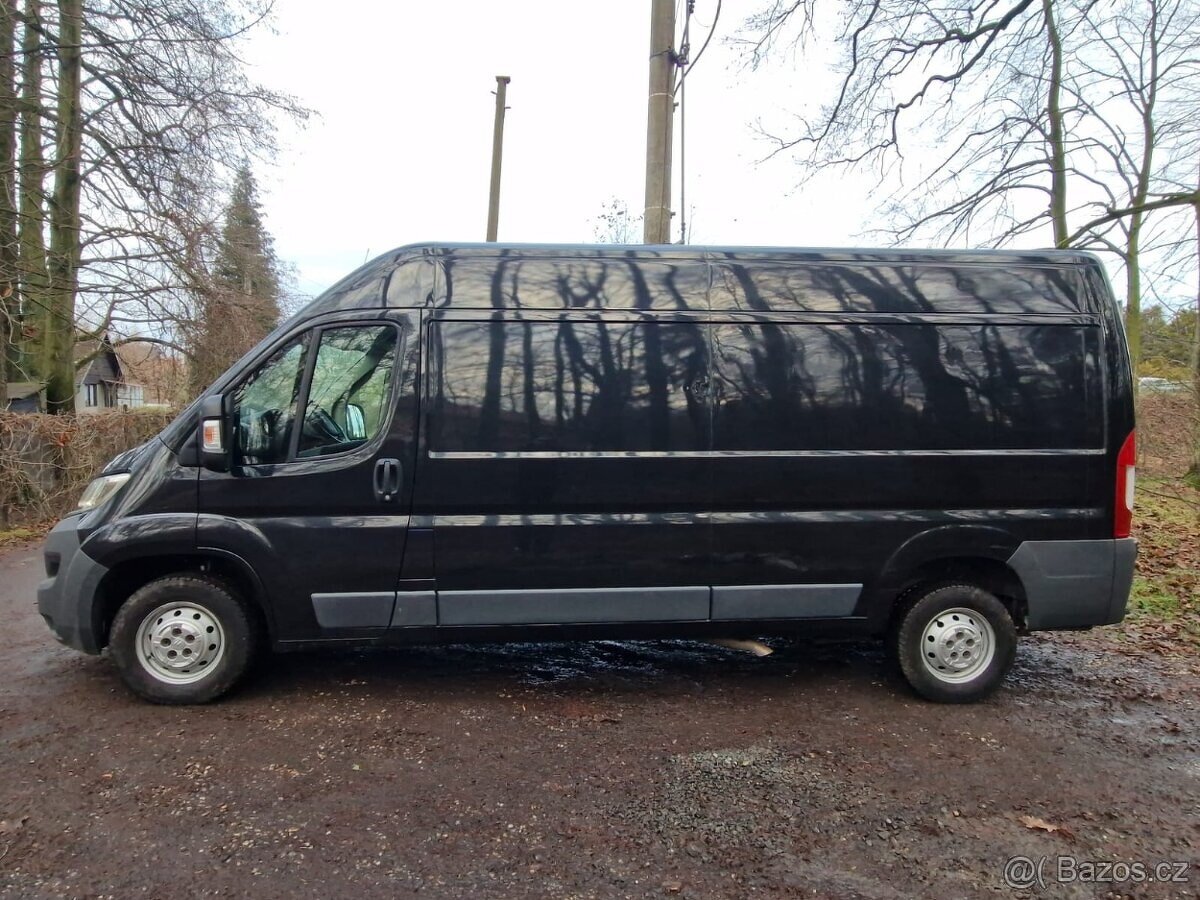 Dodávka s motorem 3,0 IVECO + hydraulické čelo - 3