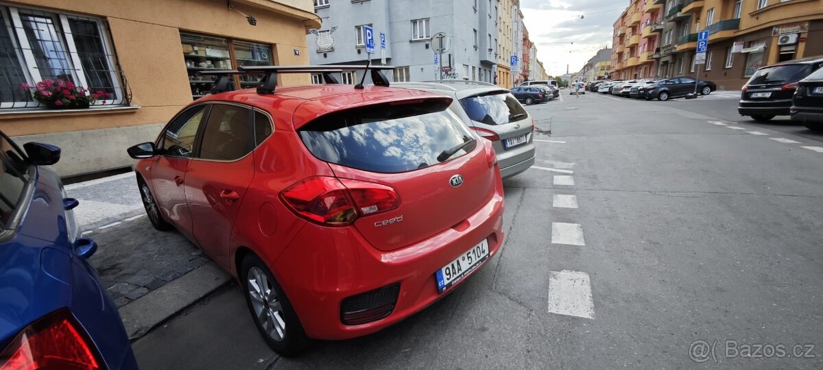 Prodám auto Kia Ceed - 3