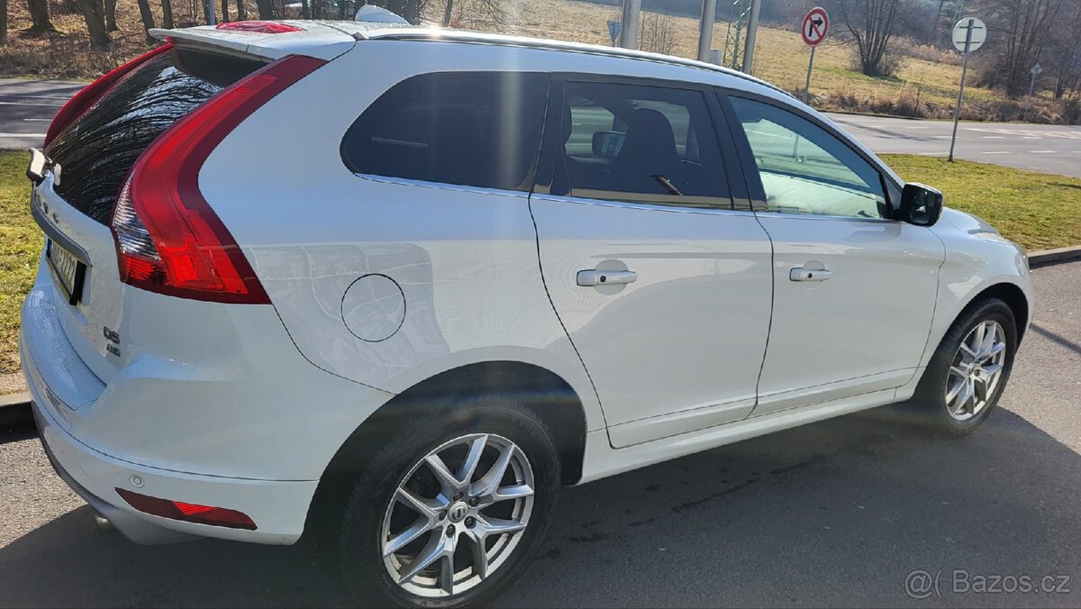 Volvo XC60 R-Design D5/2,4L 158KW - 3