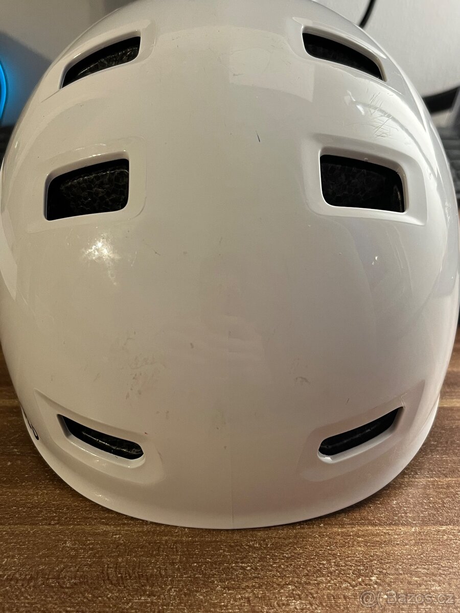 Oxelo dětská helma (Decathlon) - 3