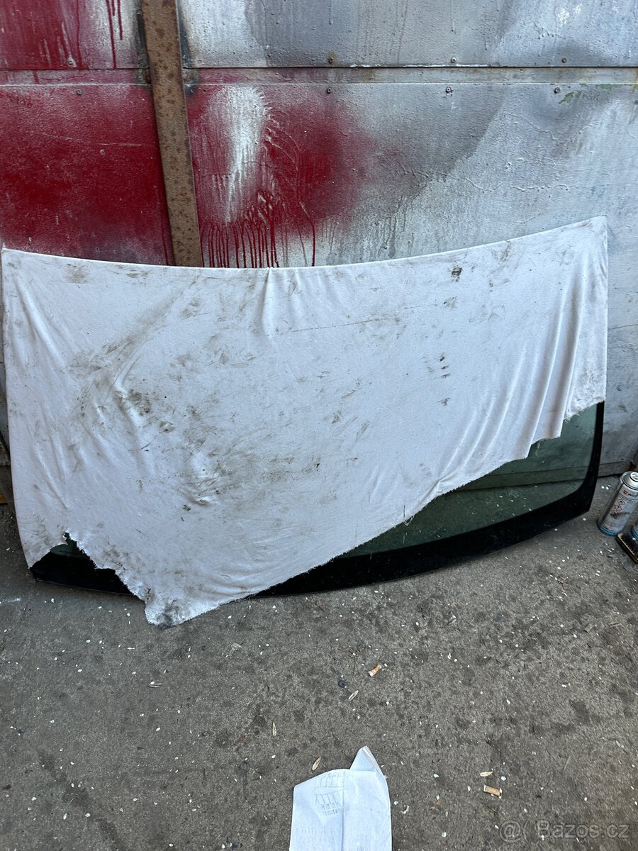 Čelní sklo na w204 - 3