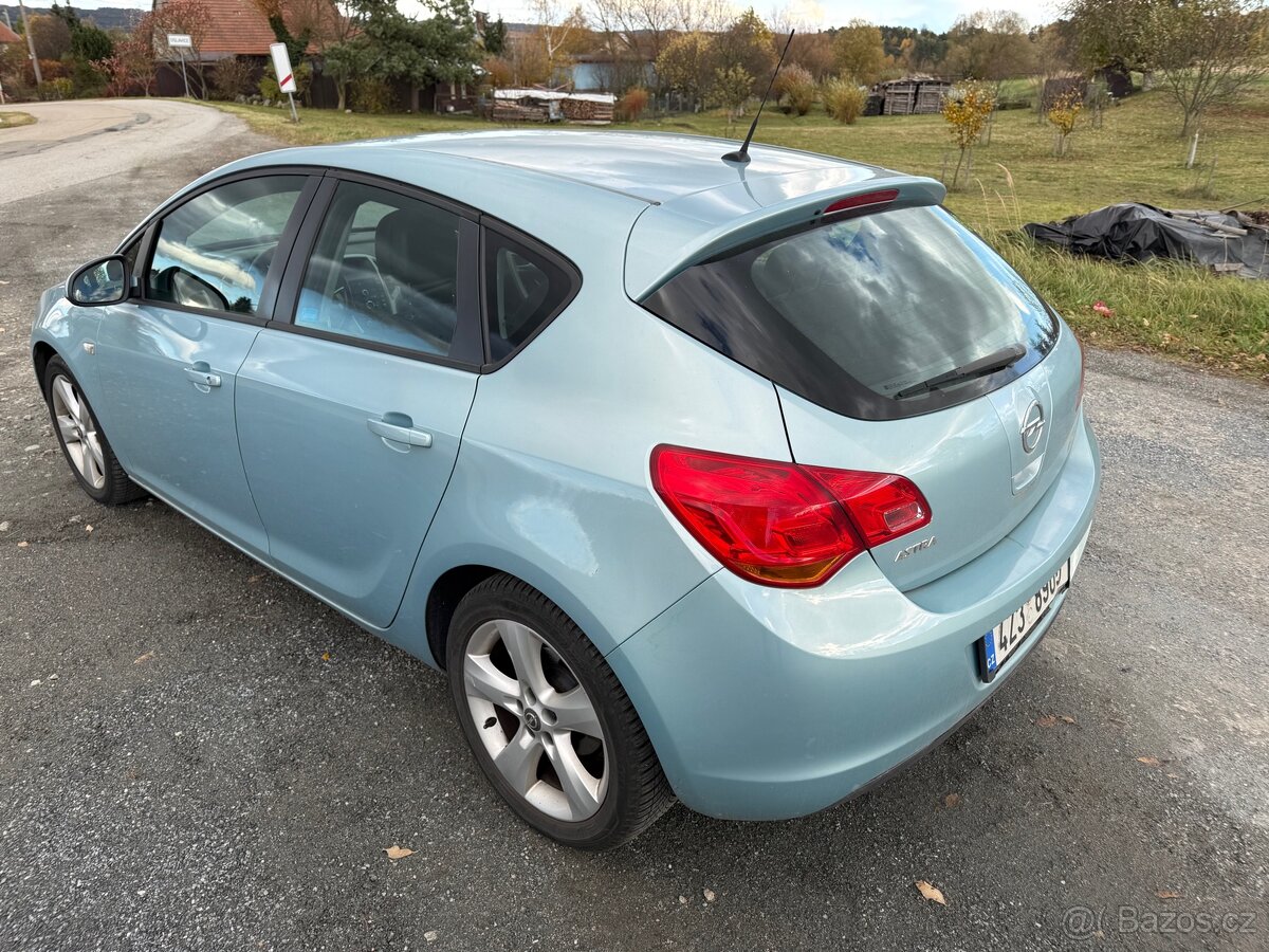 Opel Astra 1.6l + LPG, r.v. 2010 - 3