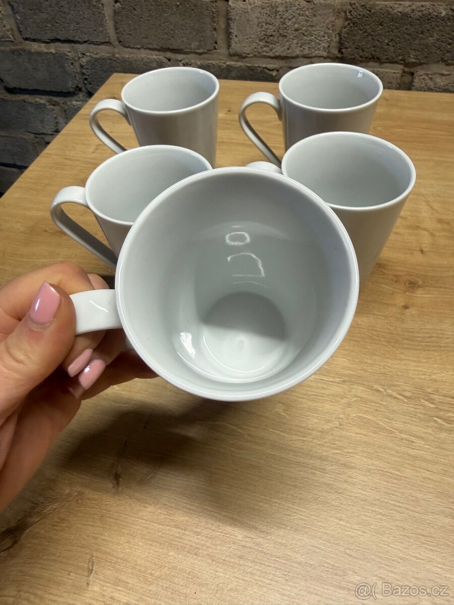 Bílé porcelánové hrnky bez potisku - 3