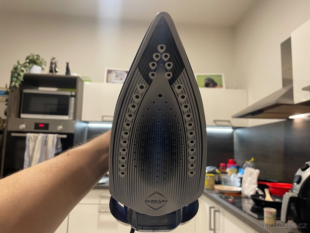 Tefal FV6830E0 Ultragliss Anti-Calc Plus - žehlička - 3