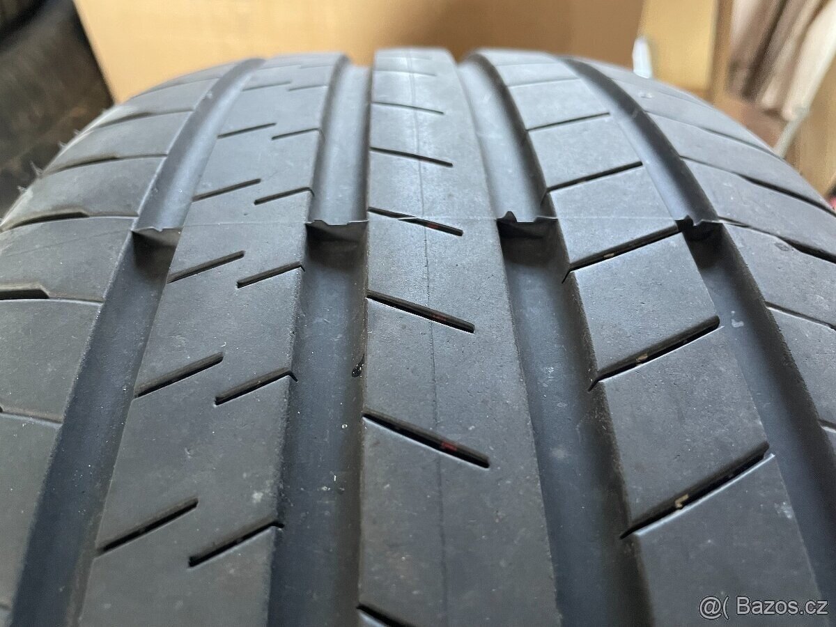 ✅Letní pneu Bridgestone Alenza 001 SUV 245/50 R19 vzorek 6mm - 3