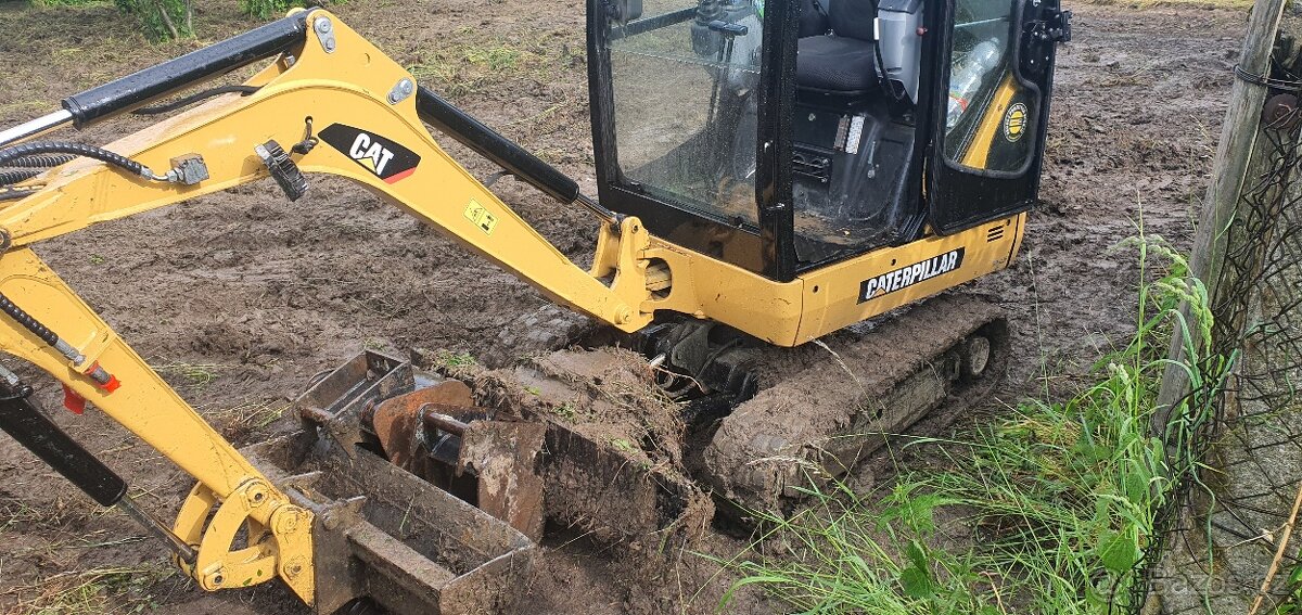 pasovy bagr Cat 301.4 - 3